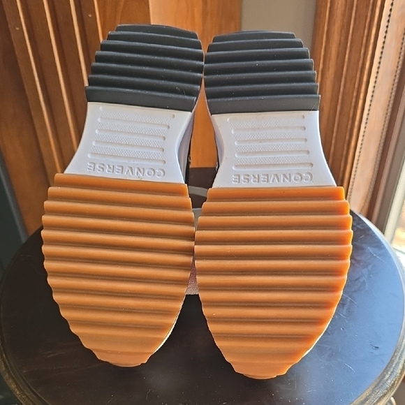 Converse Black and White Platform High-Tops - Picture 4 of 7